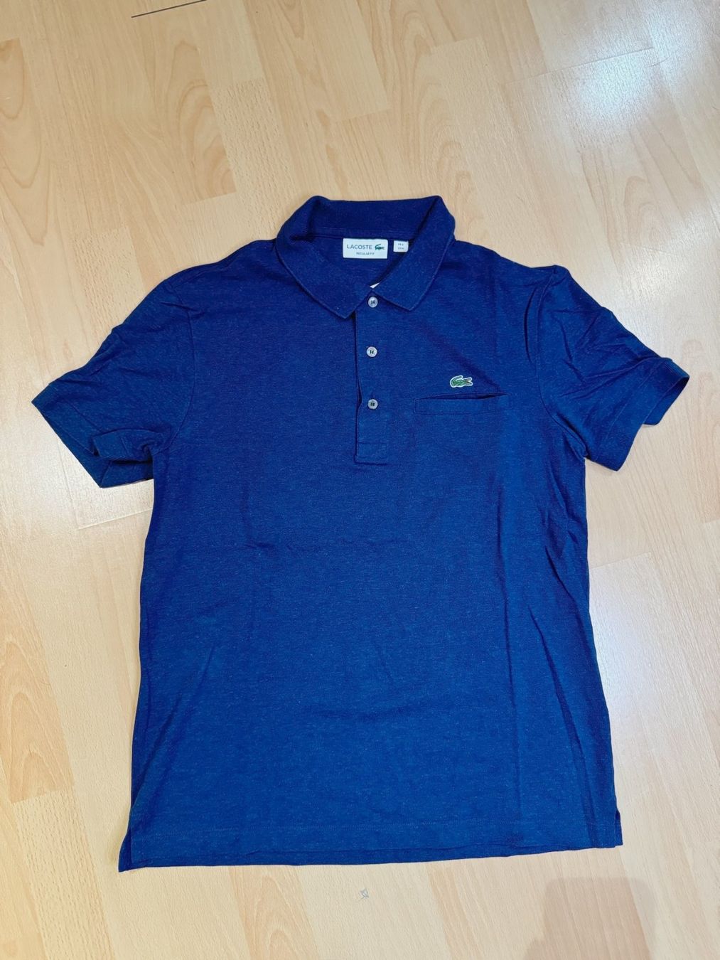 Lacoste Polo-Shirts: LACOSTE REGULAR FIT "POCKET" POLO SZ: 4 = M – Gebraucht aus Cortaillod von Stay_Alive_vintage