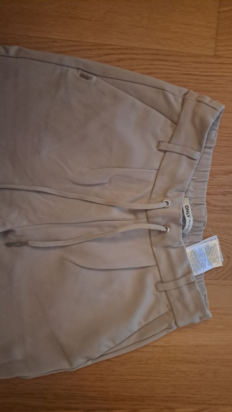 Only Pantaloni: ONLY Hose in Beige – Usato da Seengen venduto da ja6_65wp 6