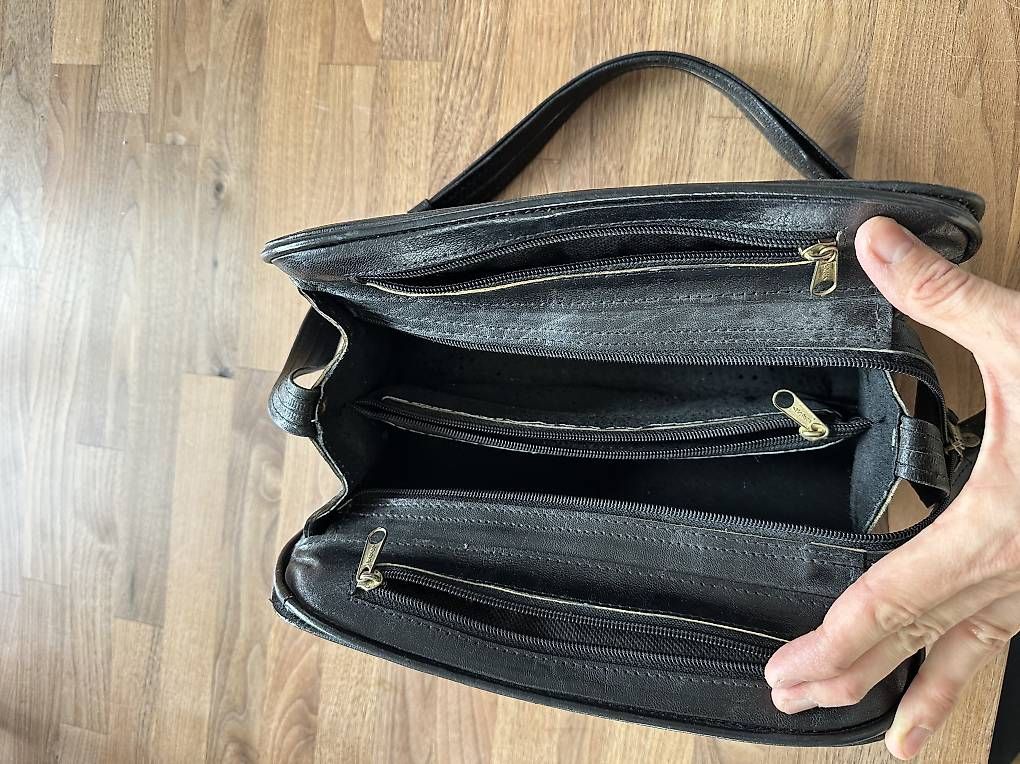 Borse da donna: schwarze Echtleder-Tasche  – Usato da Nebikon venduto da kupferstich 3