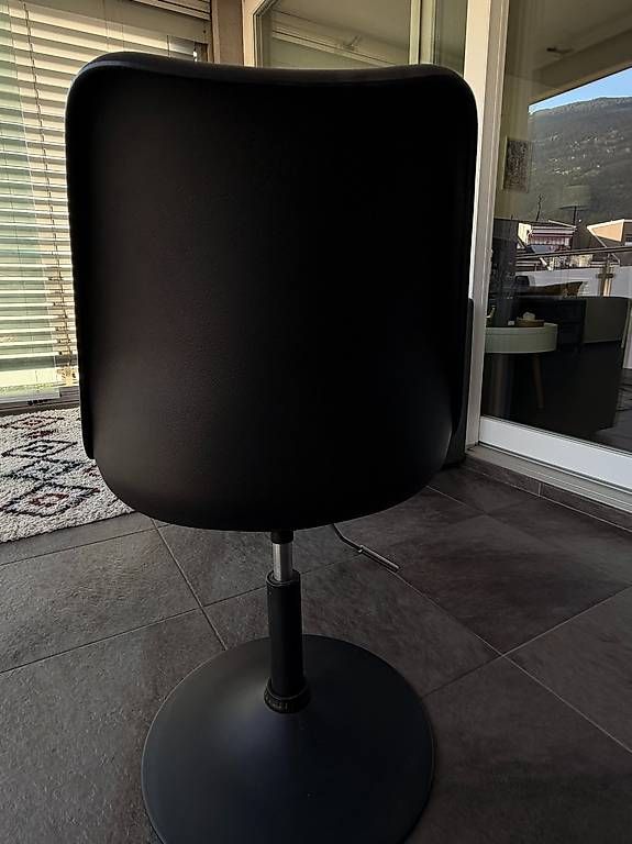 Stühle: Vends 6 chaises – Gebraucht aus Sion von bru_dj8v 2