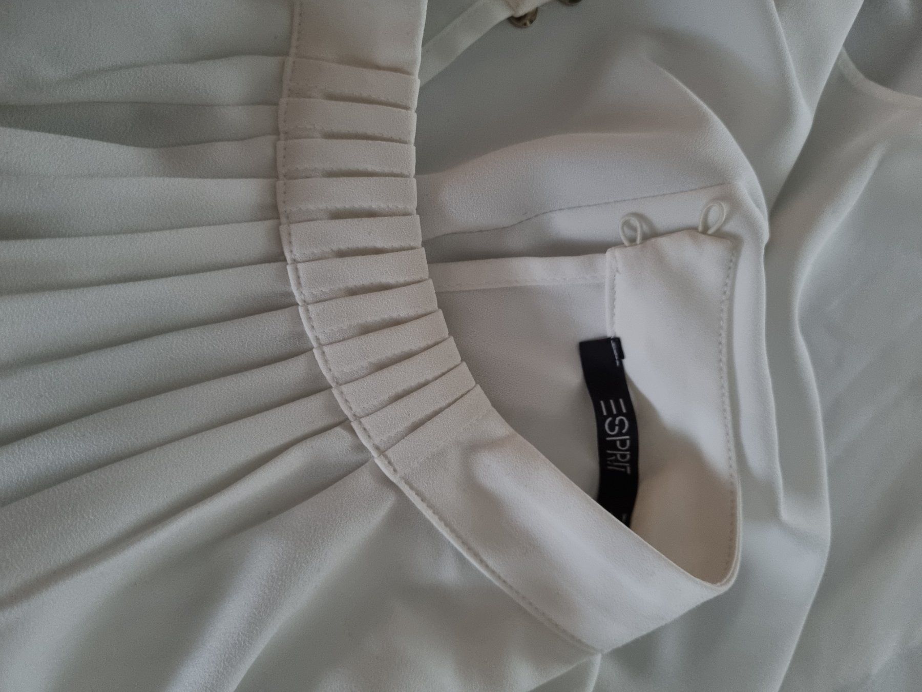 Esprit Blusen: Gr. 44 Elegante Bluse weiss Esprit wie neu – Neu (gemäss Beschreibung) aus Sutz von Dalilea 2