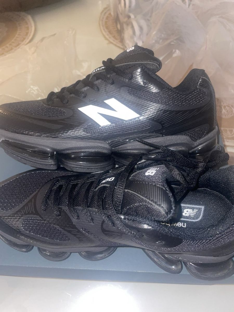 New Balance Scarpe da uomo: New Balance 2000 noir – Nuovo (secondo la descrizione) da Vevey venduto da yah_jd8k 1