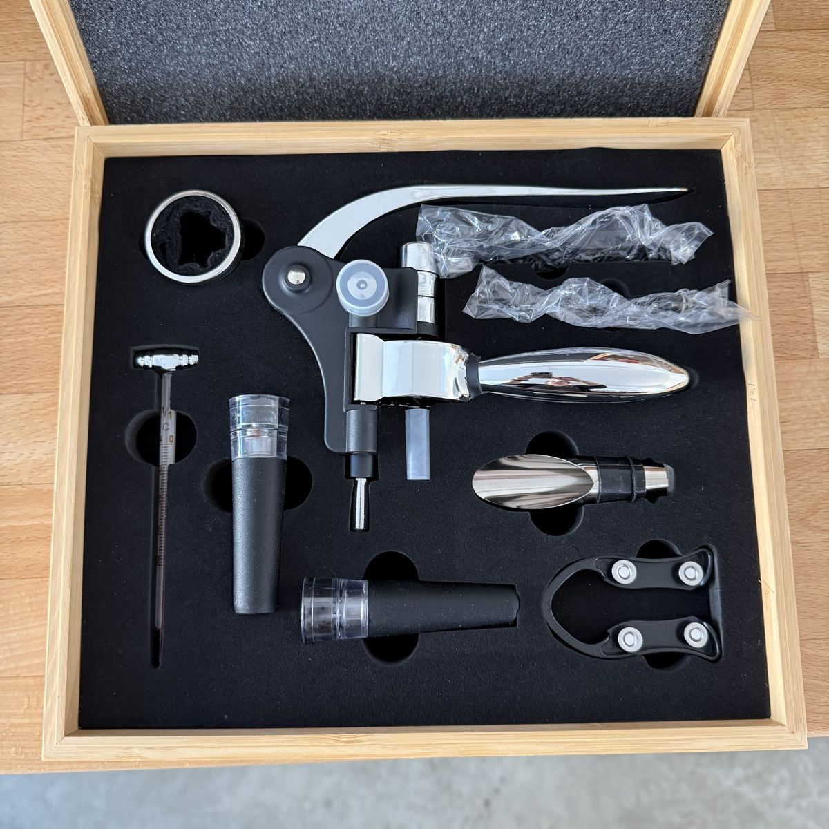 Apribottiglie & Tappi per chiusura: Malbick 9-teiliges Weinset_Coffret à vin 9 pièces – Nuovo e nell'imballaggio originale da Gipf-Oberfrick venduto da SecondHandMisc