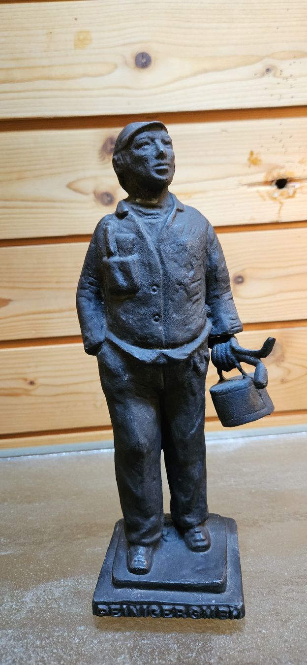 Figuren: Gusseisen Figur  ca. 25cm hoch. – Gebraucht aus Bözberg von L-G 6