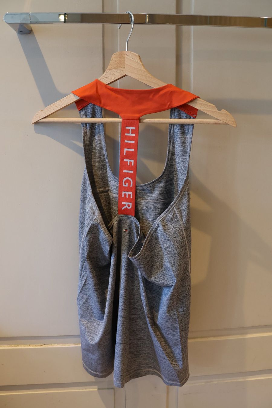Tommy Hilfiger Top: Tommy Hilfiger Sporttop – Usato da Winterthur venduto da jul_v9wx 1
