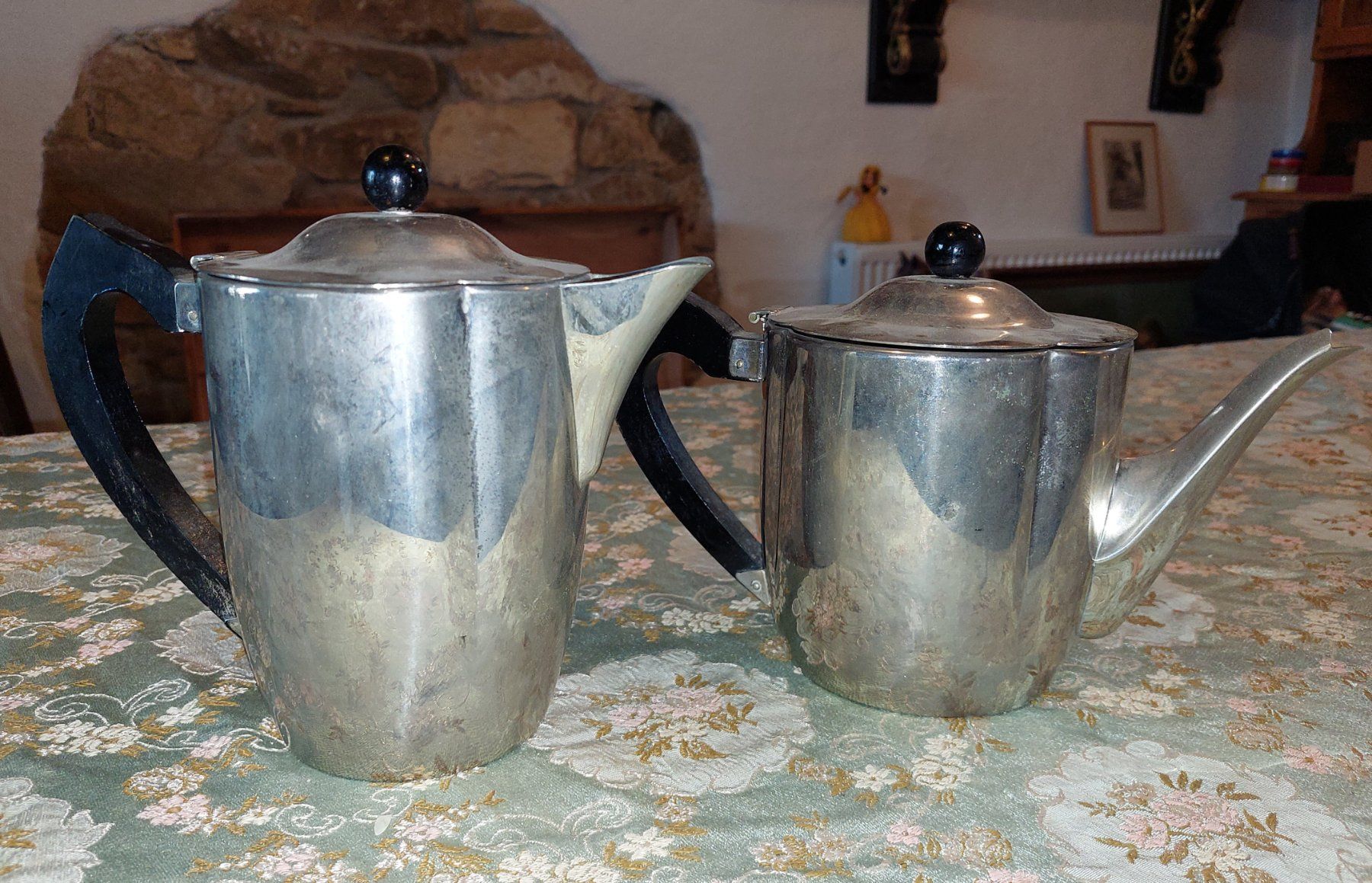 Teiere: 2 Art Deco Kaffeekannen, möglicherweise versilbert – Usato da Siblingen venduto da rantiques 4