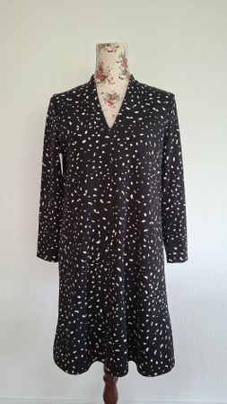Kleid Mango schwarz mit Punkten Grösse M guter Zustand