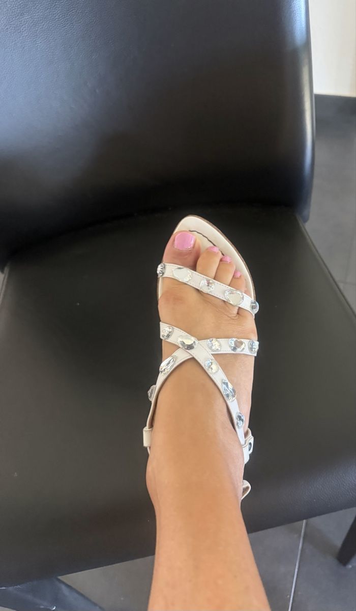 Massimo Dutti Damenschuhe: Sandales Massimo taille 36-37 blanc strass – Gebraucht aus Porrentruy von SYANKA 1