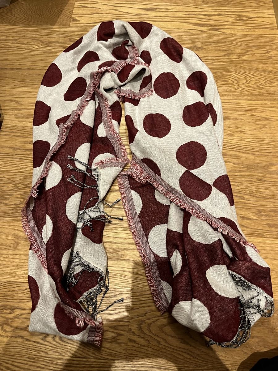 Liu Jo Foulard & Sciarpe: Neuer LiuJo Schal gepunktet – Nuovo e nell'imballaggio originale da Zürich venduto da car_cr6w 3