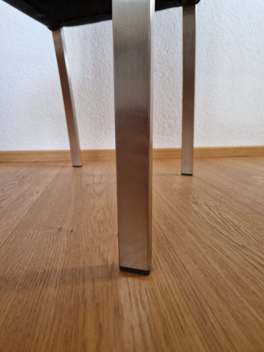 Sedie: Schwarze Stühle, Top-Zustand, 6er-Set – Usato da Lichtensteig venduto da jonael 3