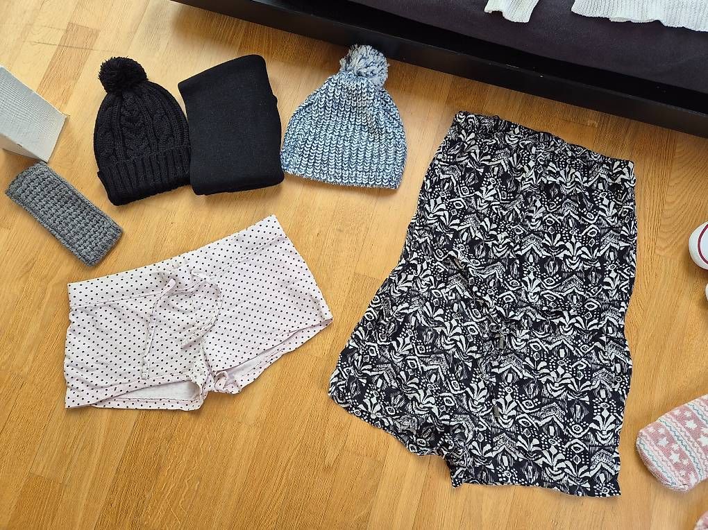 Lotti & Set di vestiti: Mädchenkleiderset Gr. S/36 inkl. Schuhe & Accessoires – Usato da Kriens venduto da Moana89 2
