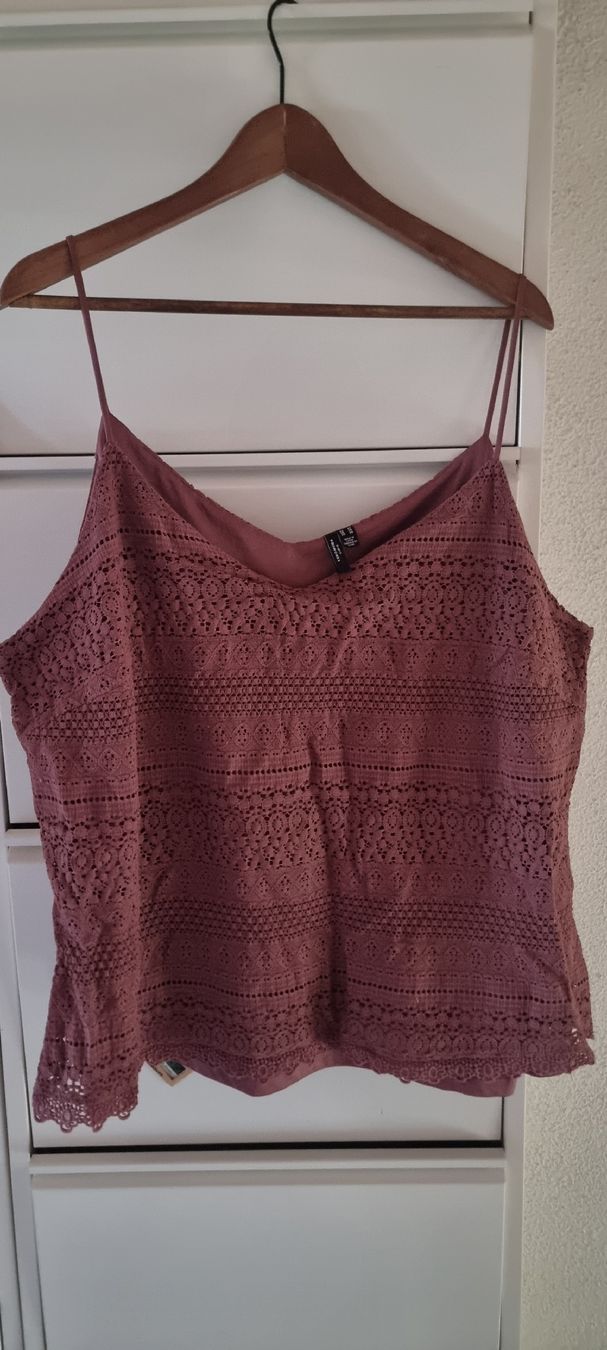 Vero Moda Top: Vero Moda Curve Top Spitze altrosa Grösse 52 – Usato da Rupperswil venduto da greenangel4