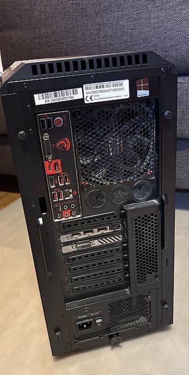 PC: Gaming PC! Gehäuse, Top Zustand – Usato da Bischofszell venduto da tweeties 1