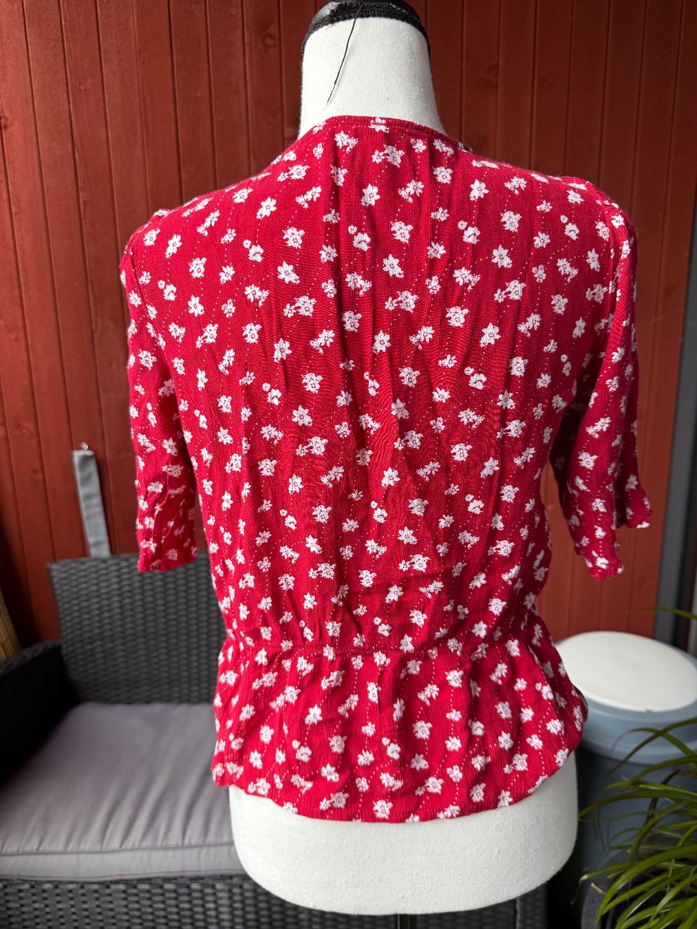 Chemisiers: Sommer Bluse, Rot mit Blumenmuster 34 – D'occasion à Riehen par edu_92w7 3