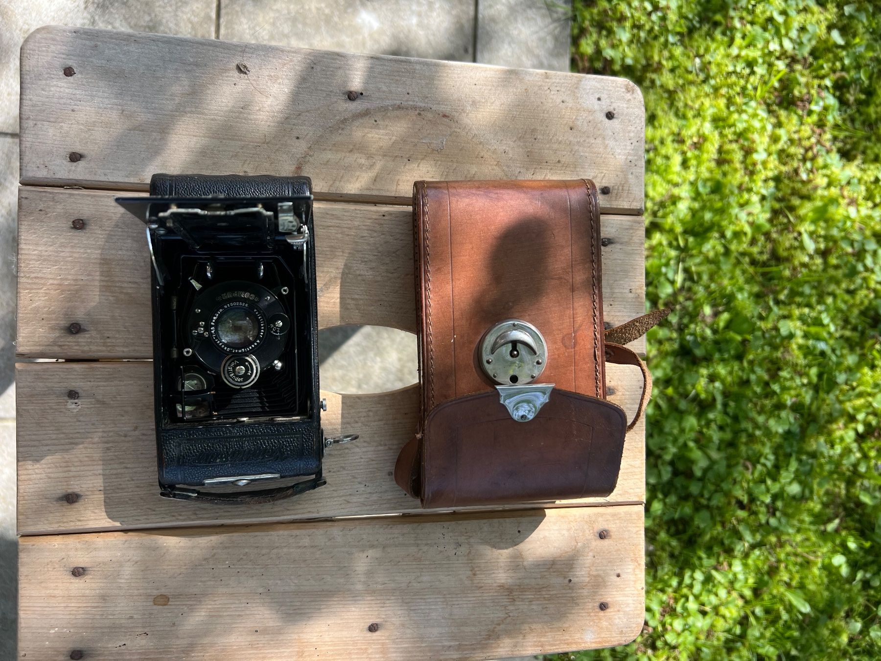 Zeiss Fotocamera: Zeiss Ikon Cocarette Klappkamera mit Ledertasche – Usato da Uster venduto da mos_8klm