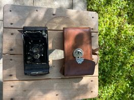 Zeiss Ikon Cocarette Klappkamera mit Ledertasche