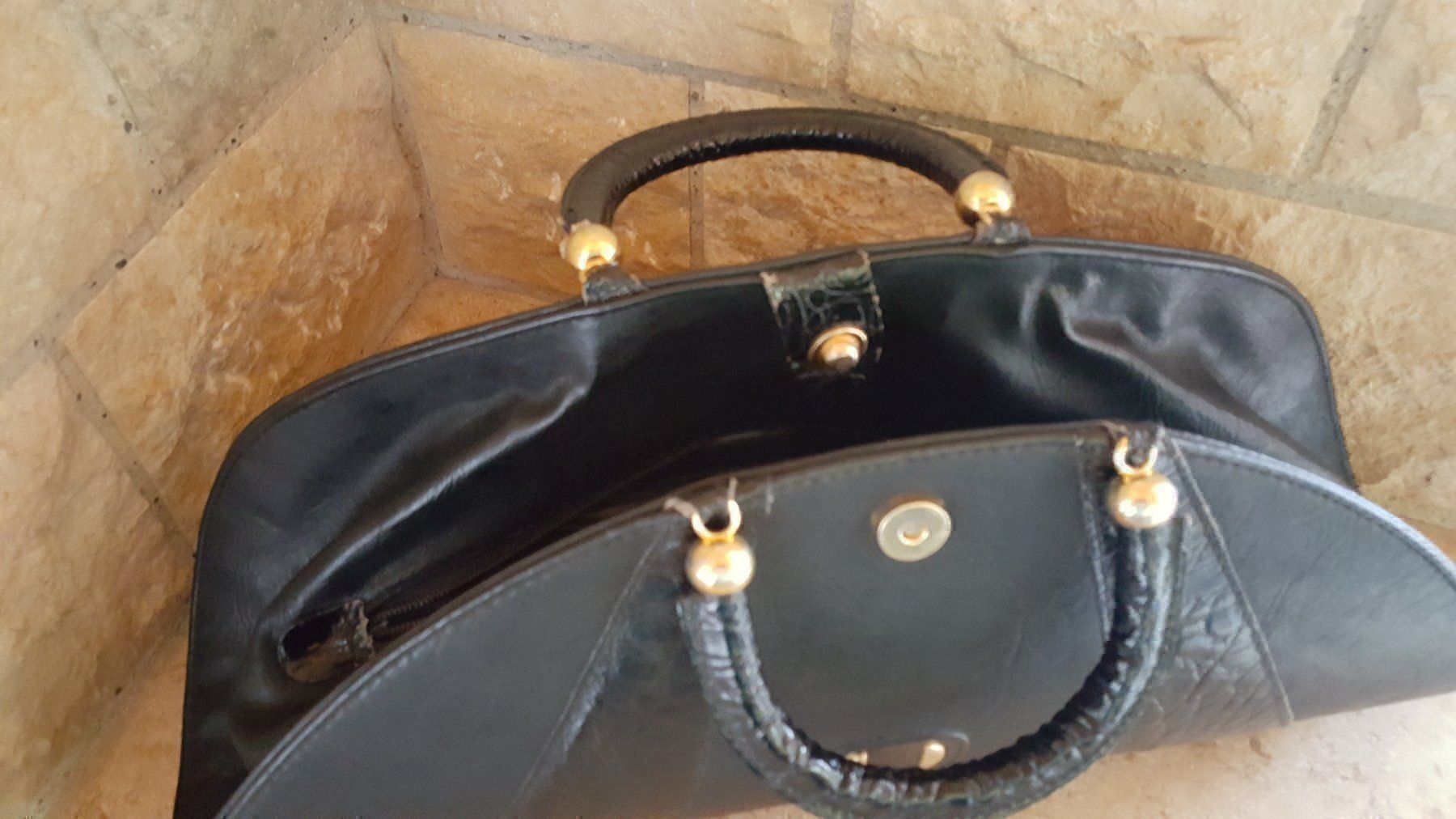 Borse da donna: Schwarze Leder-Handtasche – Usato da Hondrich venduto da Ebro01 1