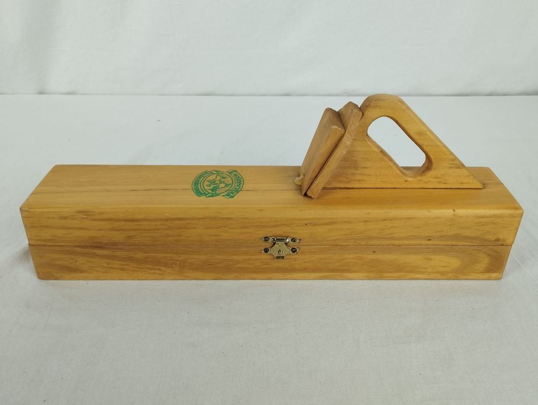 Alle Dekorationen: GÄNSERNDORFER KULINARIUM Schnaps-Box Hobel – Gebraucht aus Schübelbach von Restwert_Schubelbach 1