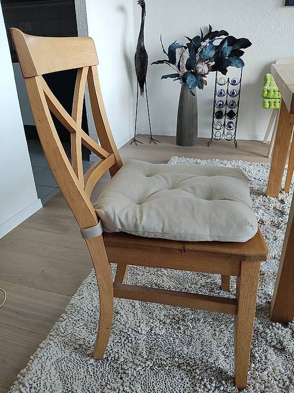 Set de table et chaises: Table et chaises en chêne massif naturel – D'occasion à Lausanne par fbe_m7n7 2