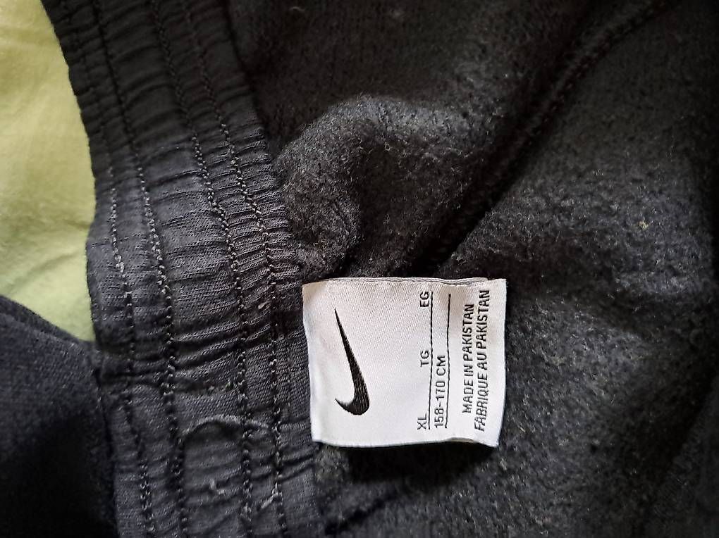Pantaloni: Junge Trainerhose 158-170,4Stück – Usato da Zürich venduto da Simonikus 4