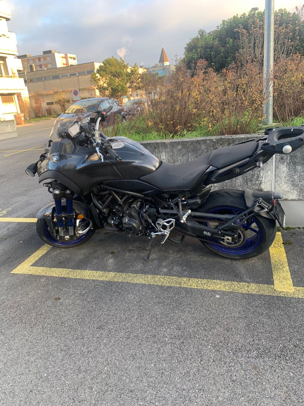 Yamaha Strada: Yamaha NIKEN MT-09 – Usato da Lausanne venduto da shi_kx5b 2