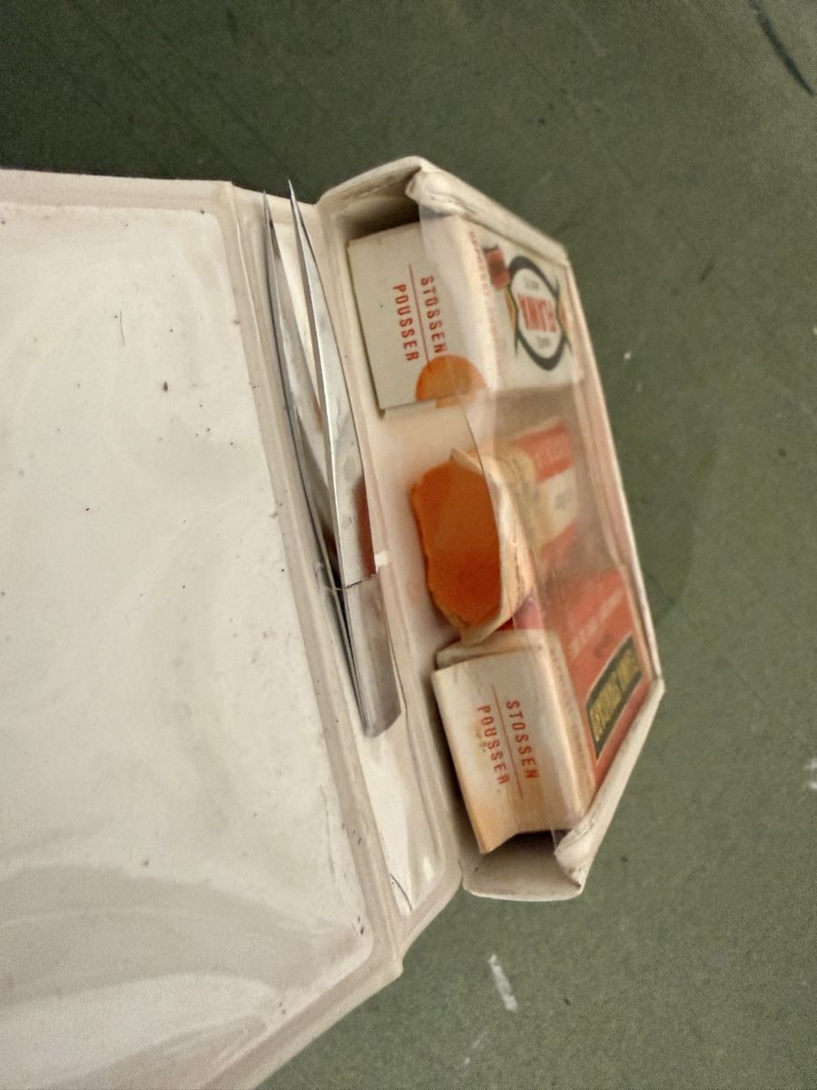 Kit di pronto soccorso: Vintage Flawa Erste Hilfe Notfall Set – Usato da Birmenstorf AG venduto da Pat_roll. 3