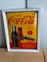 Coca-Cola Blechschild mit Cola Flasche und Kasten Grösse S