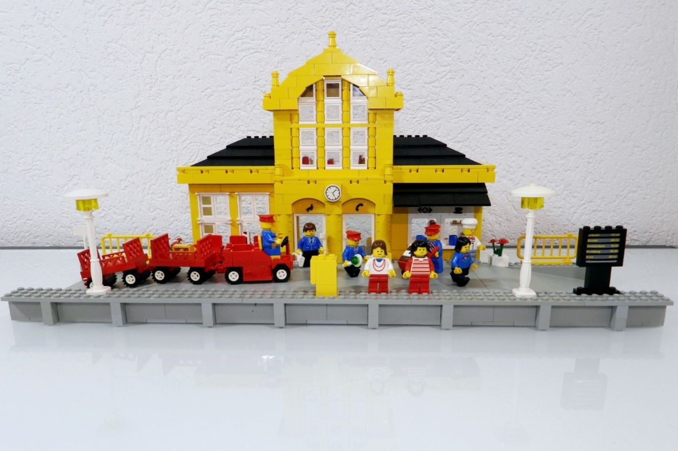 Lego Baukästen: LEGO EISENBAHN 4554 GROSSER HAUPTBAHNHOF – Gebraucht aus Turbenthal von Ddanuh 9