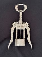 Flügelkorkenzieher aus Metall mit Weinreben-Motiv