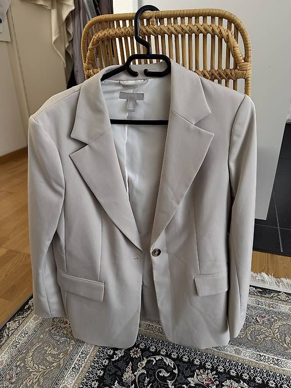 Kleider: H&M – Gebraucht aus St. Gallen von sho_xzw7 1