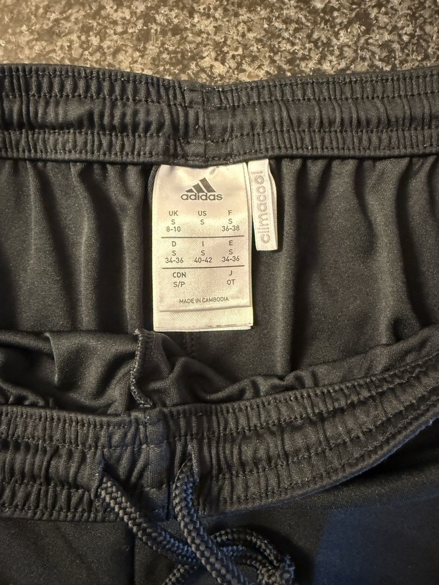 Adidas Pantaloni: Adidas Climacool Shorts schwarz Grösse S  – Usato da zürich venduto da greenmodul 3