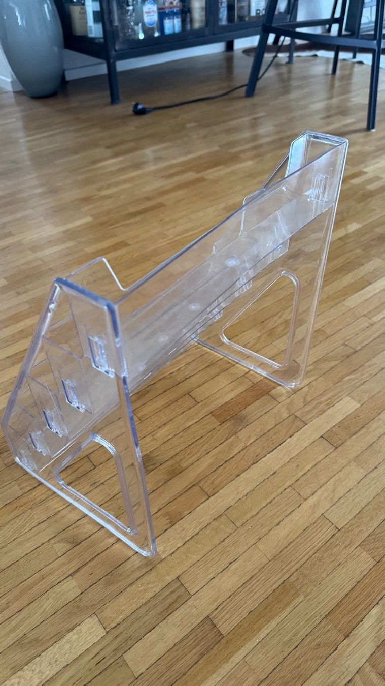 Sonstige Dekorationen & Accessoires: 5-Stufen transparenter Displayständer Kunststoff – Gebraucht aus Lengwil von Useless80 1