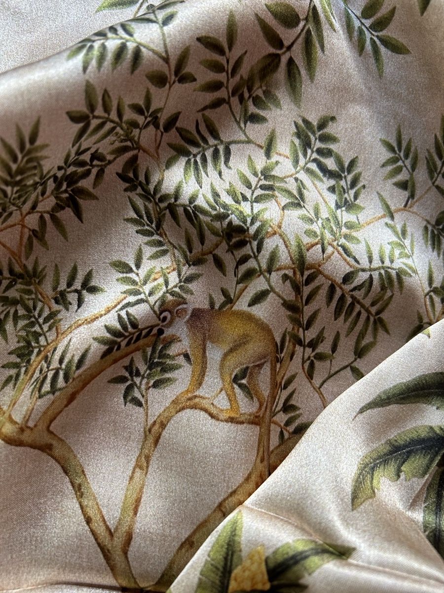 Foulard & Sciarpe: Toller Seidenschal mit Jungle Motiv – Nuovo e nell'imballaggio originale da Hofstetten SO venduto da Treasurefinds 5