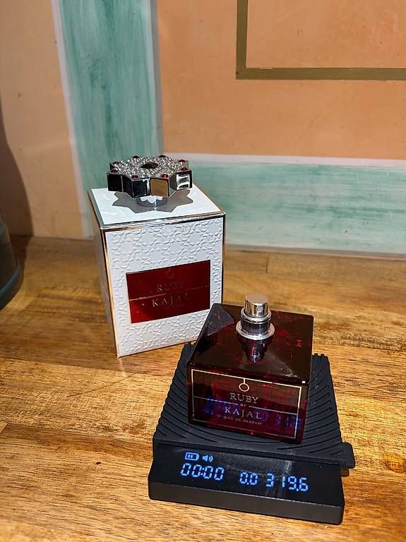 Profumi & Eau de Toilette: Kajal Ruby Eau de Parfum  100 ml – Usato da Einsiedeln venduto da cpu_99fn 1
