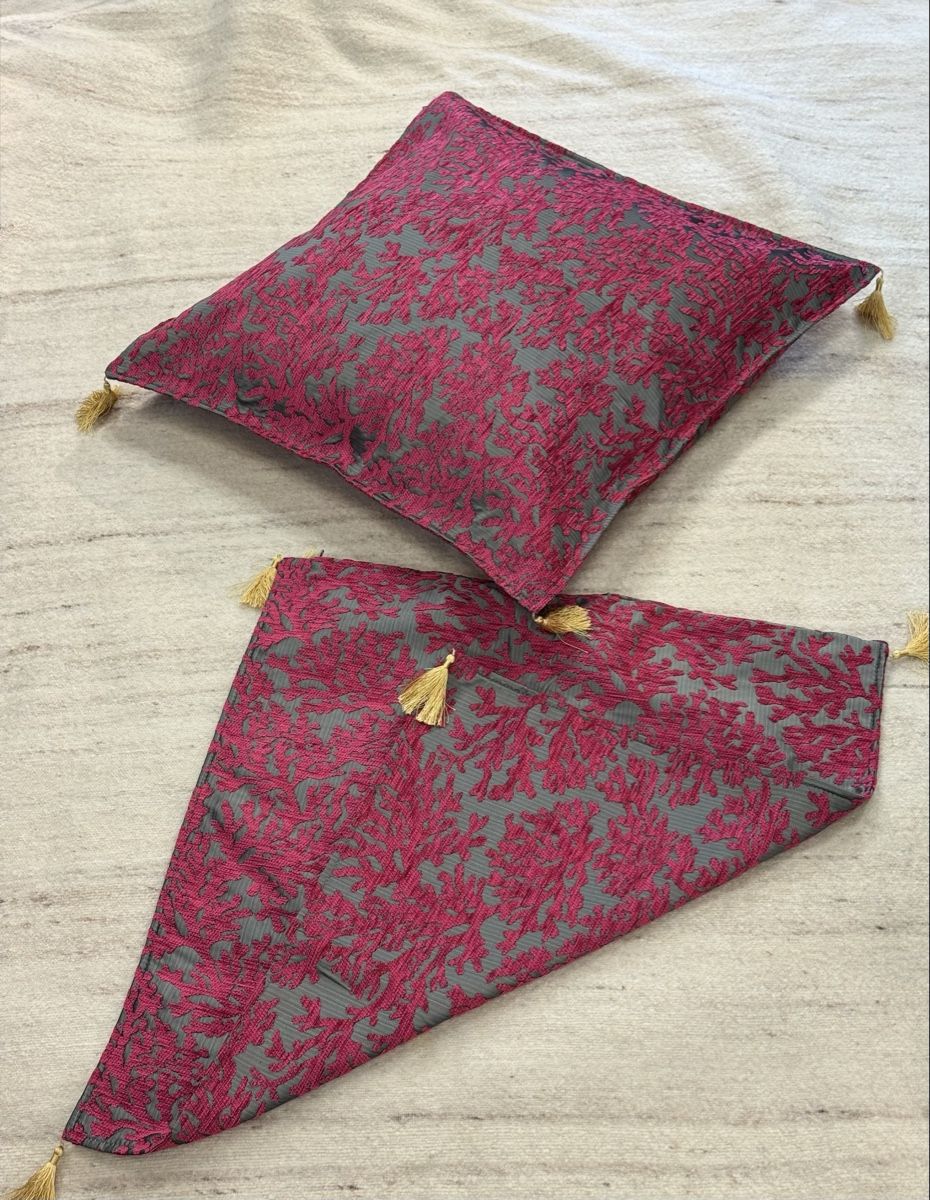 Kissen: Dekokissen Grau-Pink mit Quasten – Neu (gemäss Beschreibung) aus Liestal von galerie_nategh 1