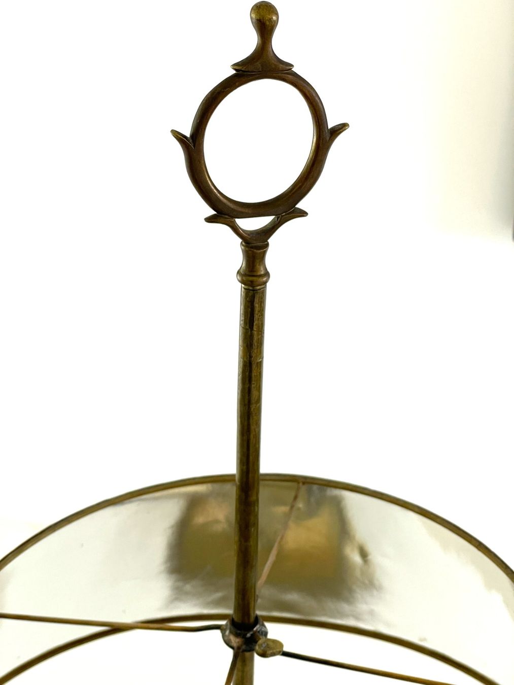 Lampade: Antike Tischlampe aus Messing – Usato da Luzern venduto da Poa 4