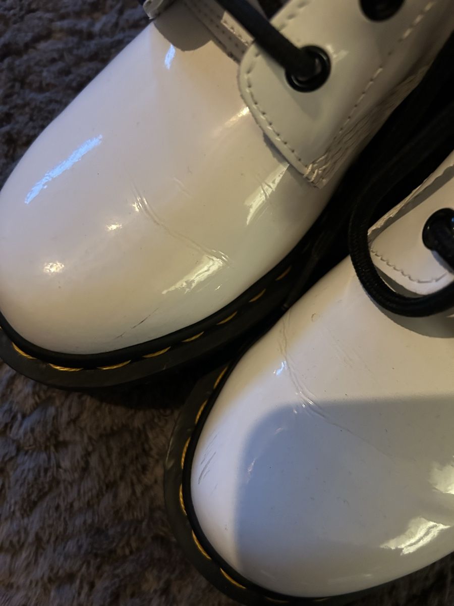 Dr. Martens Scarpe da uomo: Weisse Dr. Martens Lack Stiefel, Grösse 39 – Usato da Winterthur venduto da Nemesia_lea 2