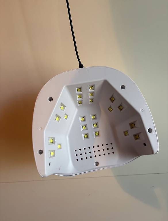 Lampes: UV Led Lampe mit Usb anschluss – D'occasion à Hellikon par ind_m7n8 1