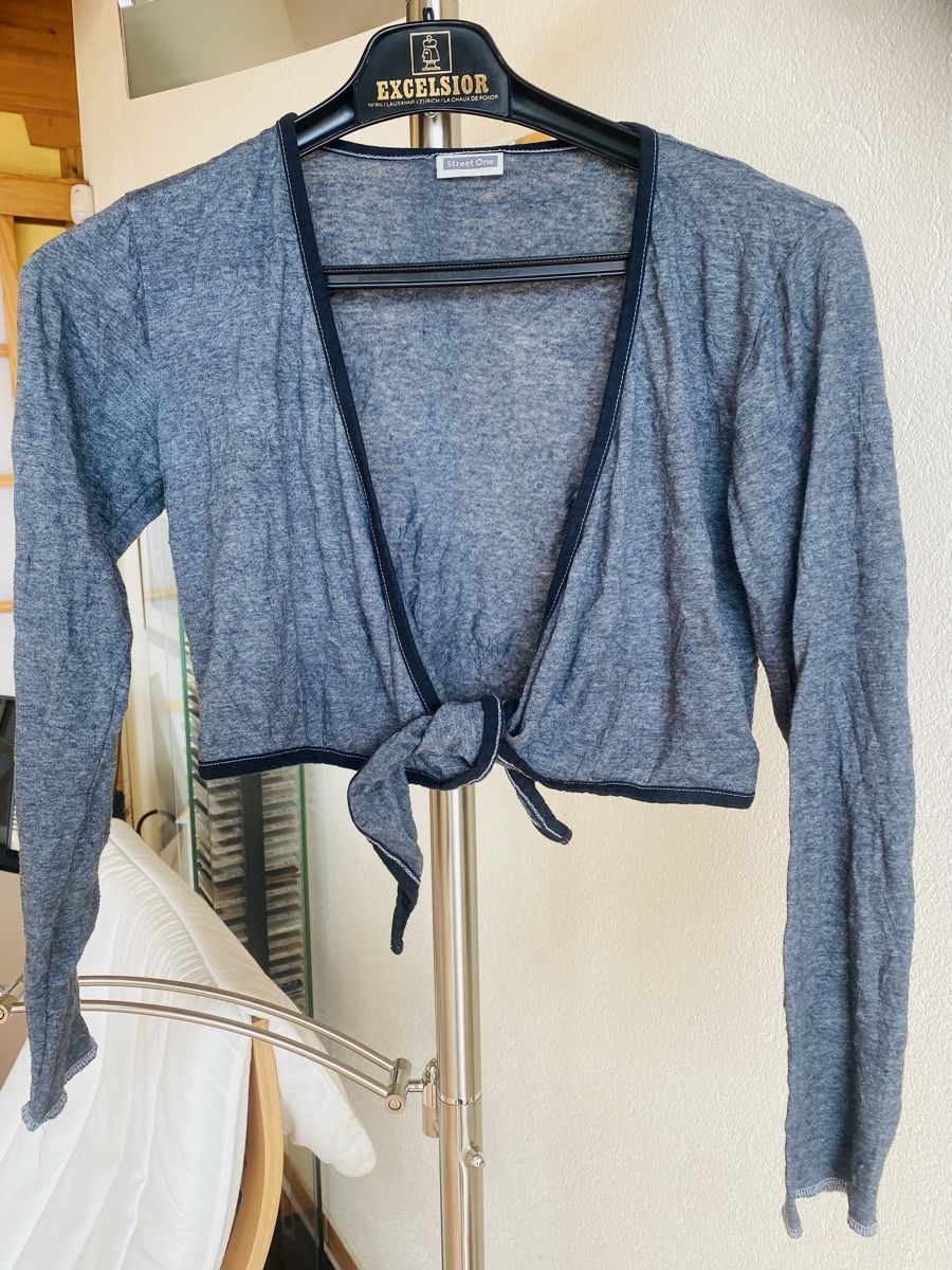 Tops: Haut Street One coton 38  – D'occasion à Belmont-sur-Lausanne par chu_vxf5