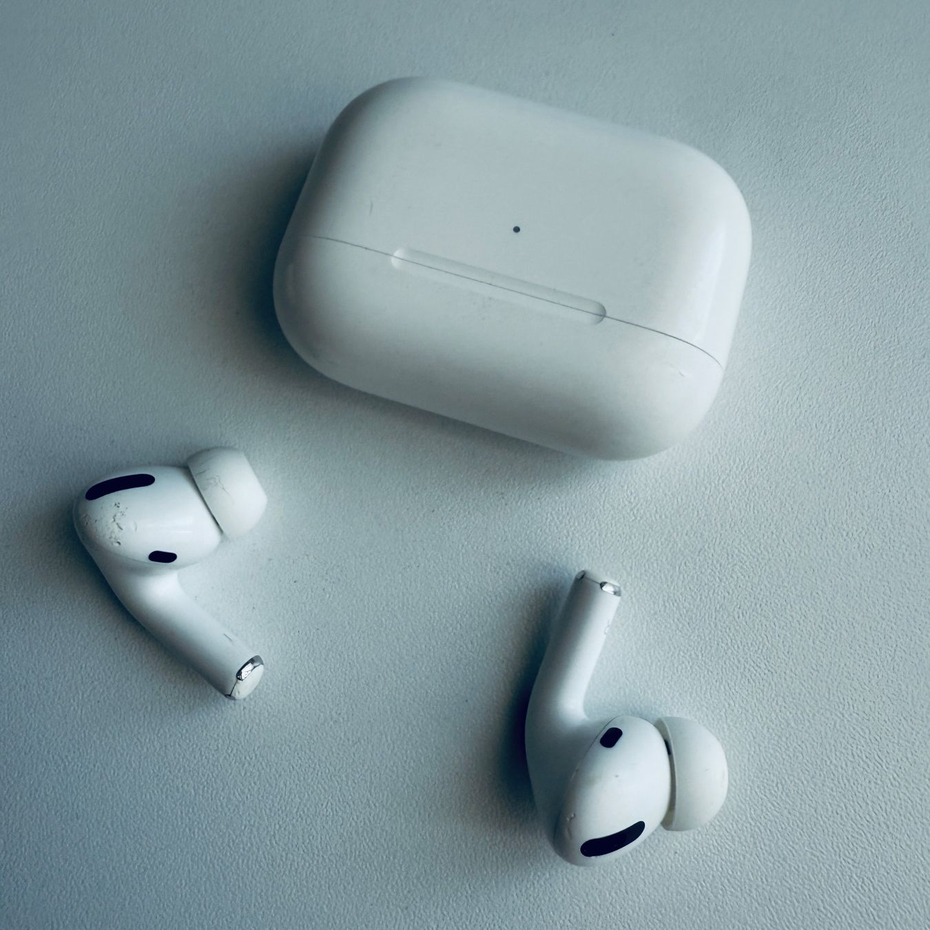 Apple Cuffie: Original Apple AirPods Pro 1 Gen. Wireless Case – Usato da Basel venduto da MY.AIRPODS.SHOP 6