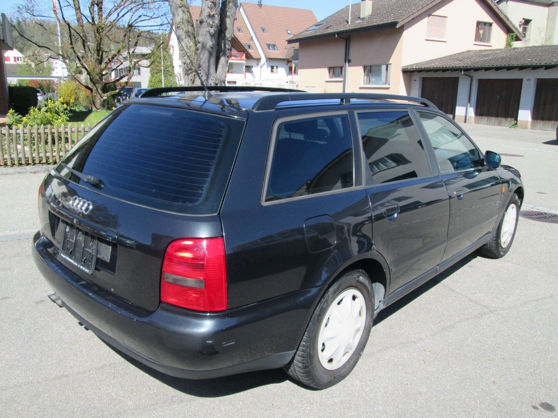 Audi Automobili: Audi A4 B5 1.8 Kombi – Usato da Laufen venduto da Garage-Straumann 2