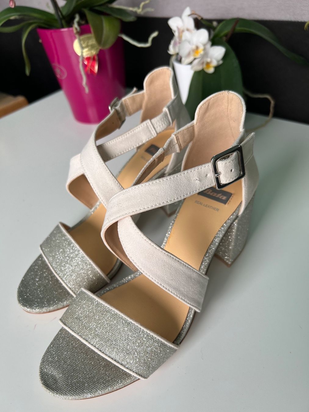 Scarpe da donna: Schöne neue Sandaletten von Bata Gr. 36 – Nuovo (secondo la descrizione) da Tagelswangen venduto da SpicyChicken 1