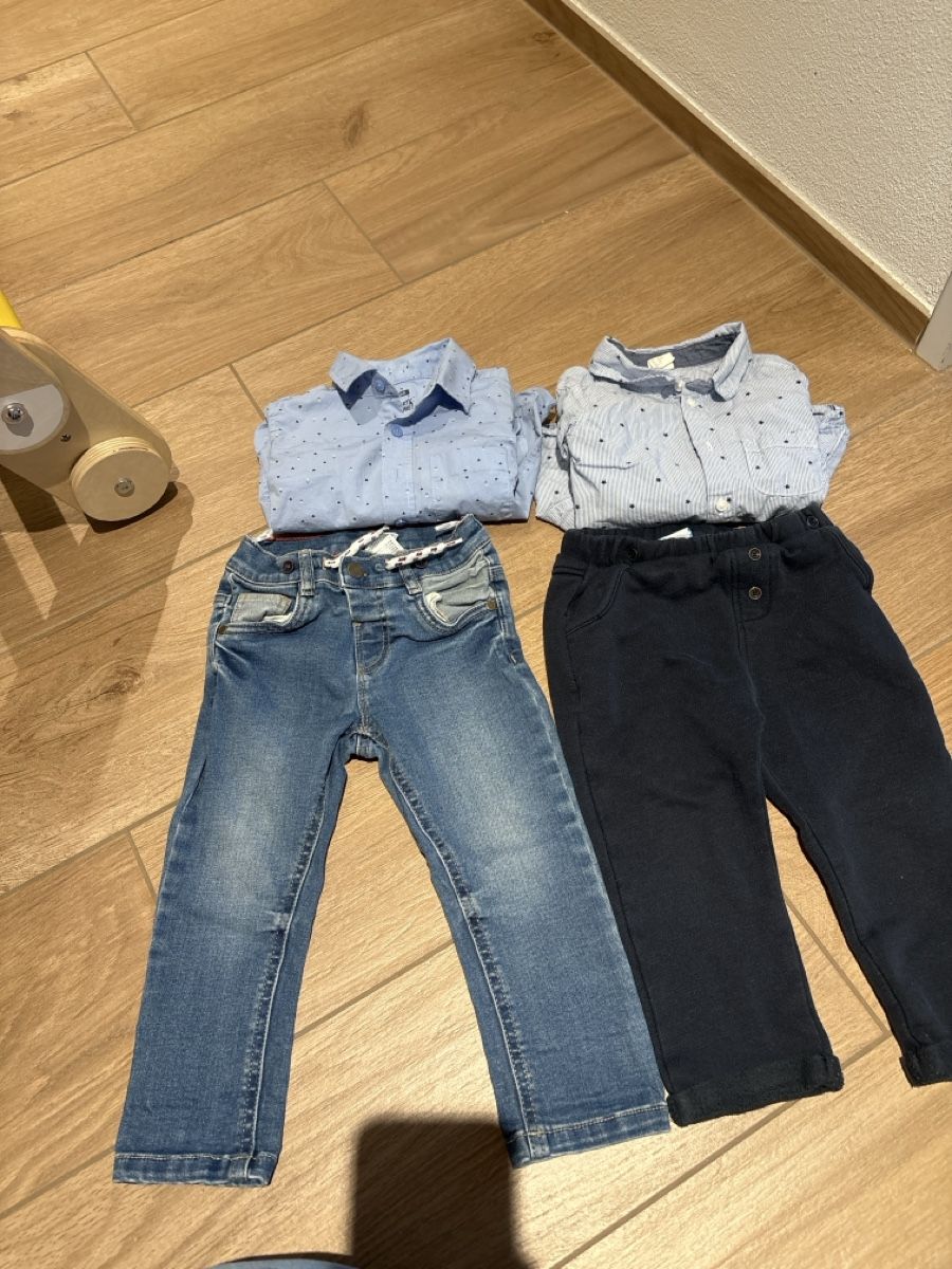 Lotti & Set di vestiti: Hosen und Hemden 92 – Usato da Mauren venduto da melam01