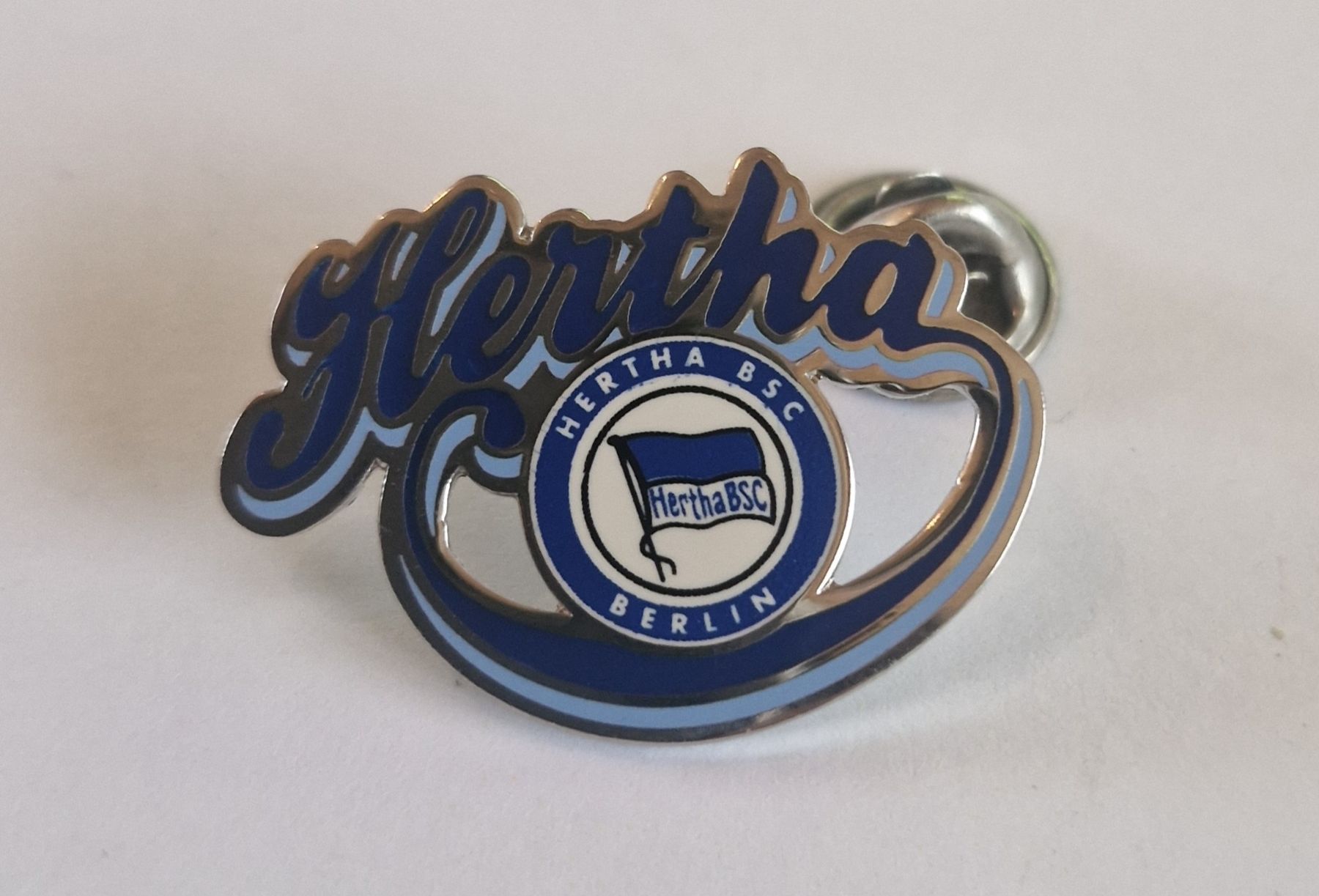 Plaketten & Abzeichen: Hertha BSC Berlin Pin / Anstecker - Sammlerstück! – Gebraucht aus Grenchen von 170