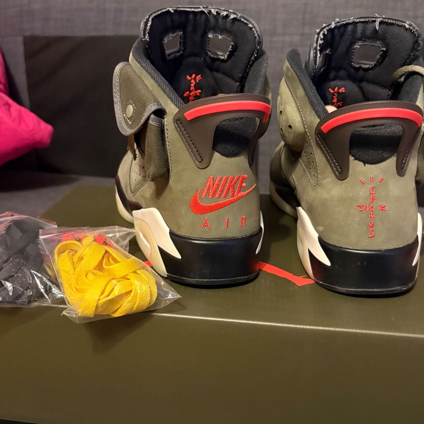 Jordan Scarpe da uomo: Air Jordan 6 x Travis Scott olive – Usato da Wallisellen venduto da ntroulis80 2