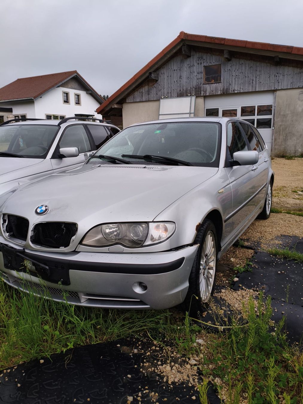 BMW Automobili: BMW 330Xi Touring – Difettoso da Les Breuleux venduto da PointRoselet 2