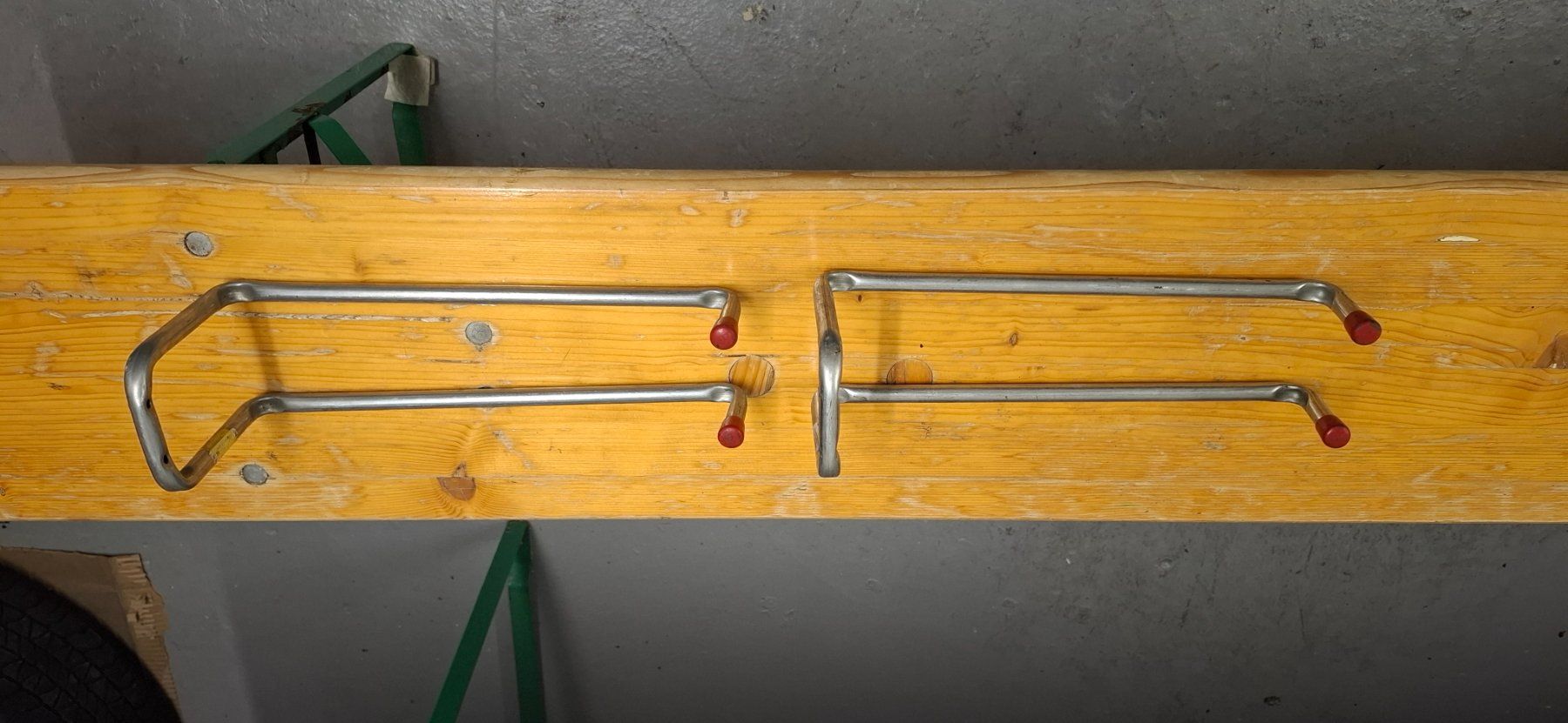 Eisenwaren: crochet de suspenssion pour roues – Gebraucht aus Chancy von dave58v