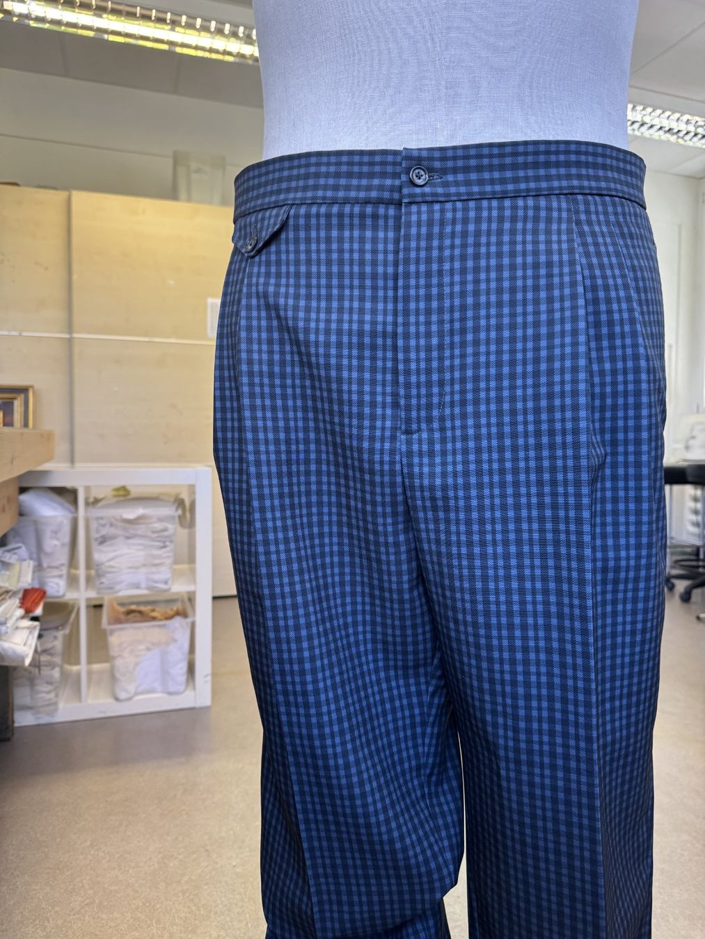 Pantaloni: Karierte Anzugshose, neuwertig – Usato da Thun venduto da Thunerseespiele_FBM 1