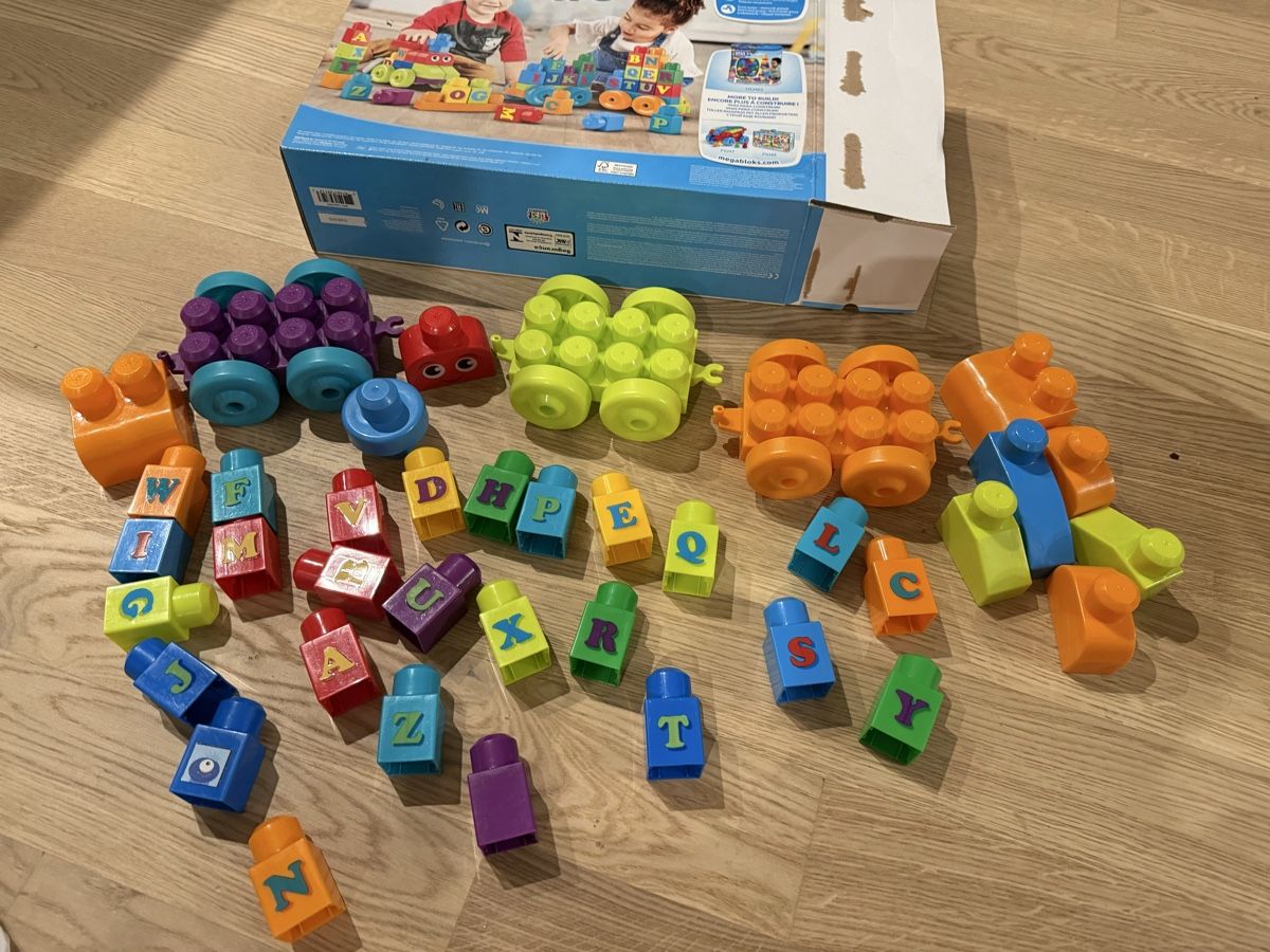 Fischer Jeux de construction: BINDLE:MEGA BLOKS ABC Learning Train & Dino Paradise – D'occasion à Adliswil par cla_9qpg 4