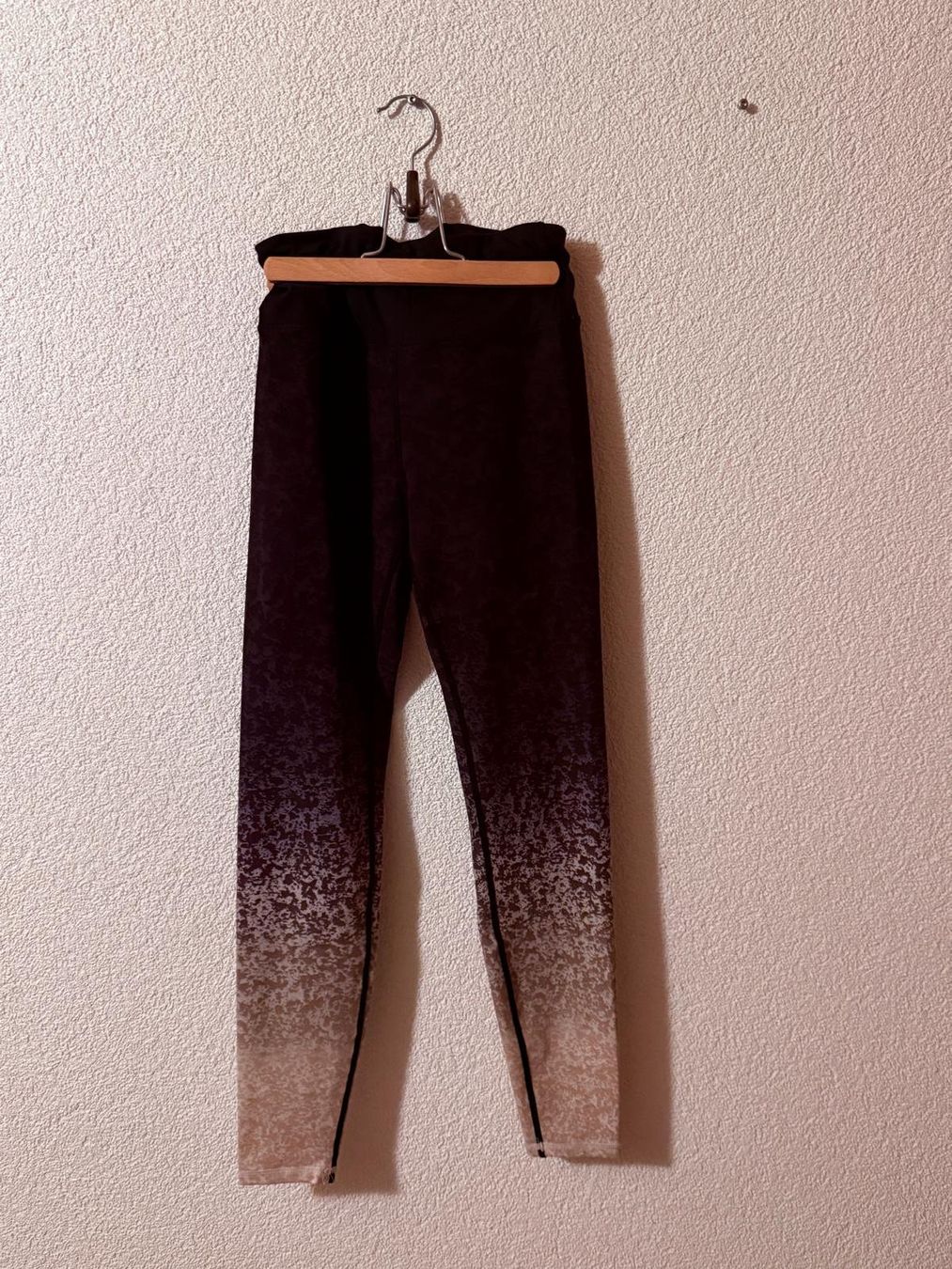 H&M Pantaloni: Hose – Usato da Oberbalm venduto da M32V4 1